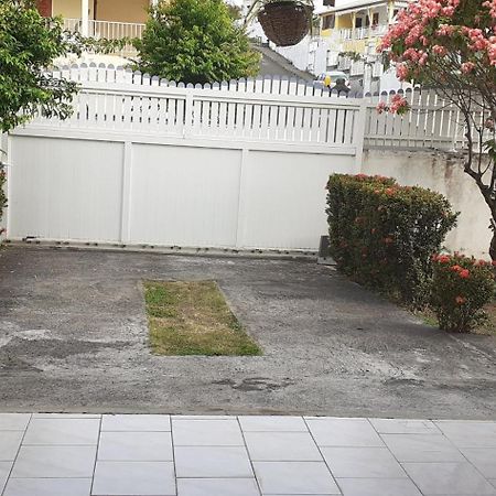 Le P'Tit Nid Cocodydy Apartment Baillif Bagian luar foto