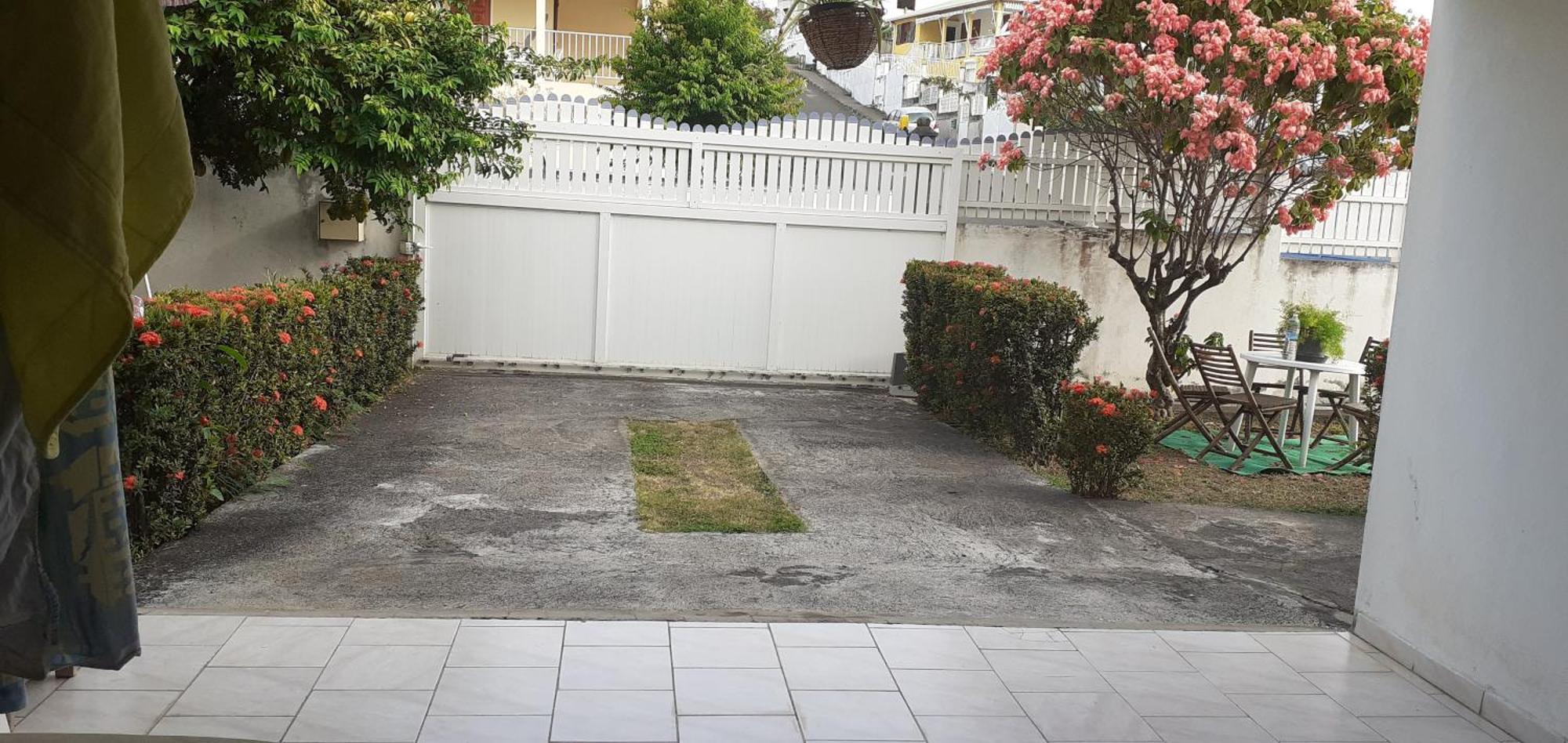 Le P'Tit Nid Cocodydy Apartment Baillif Bagian luar foto