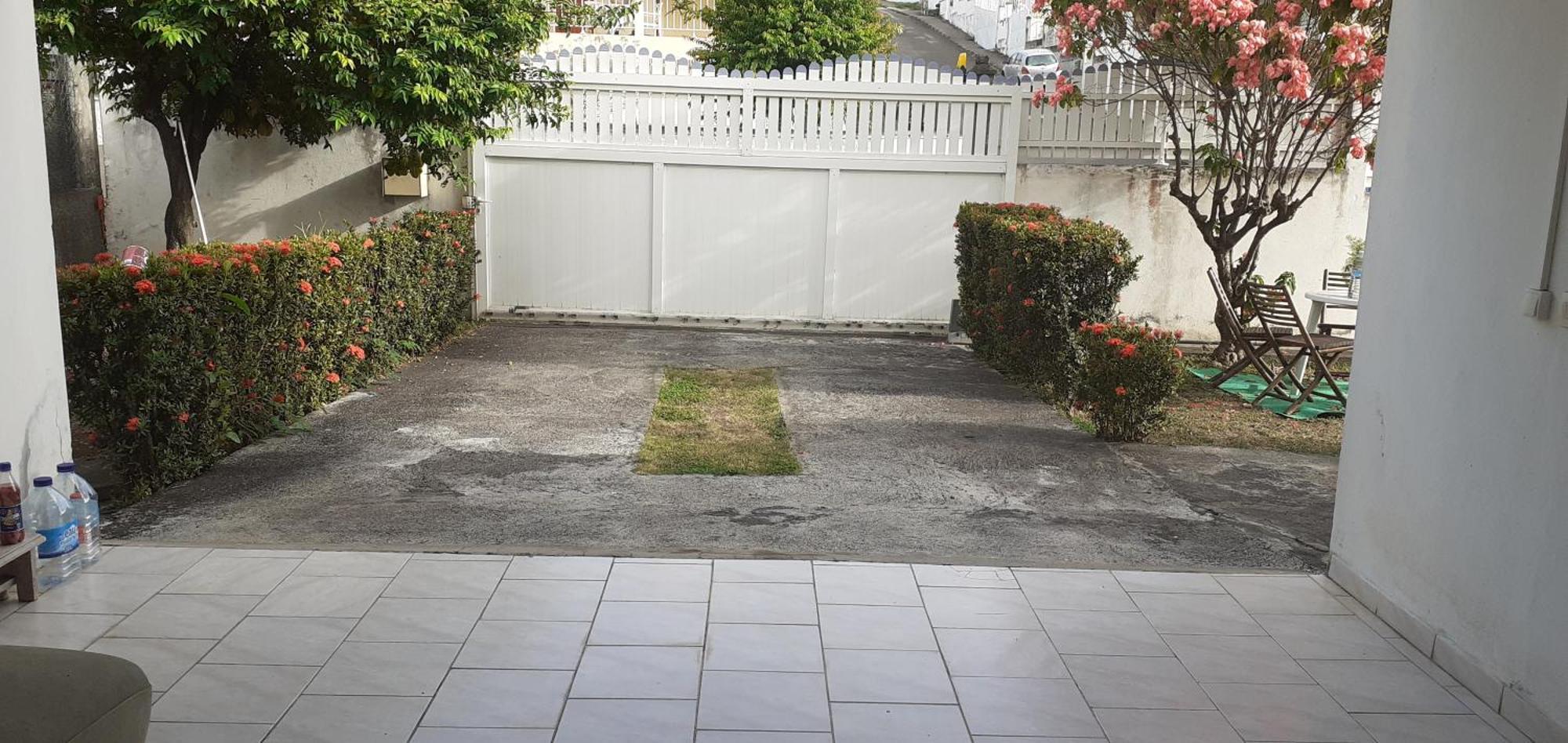 Le P'Tit Nid Cocodydy Apartment Baillif Bagian luar foto