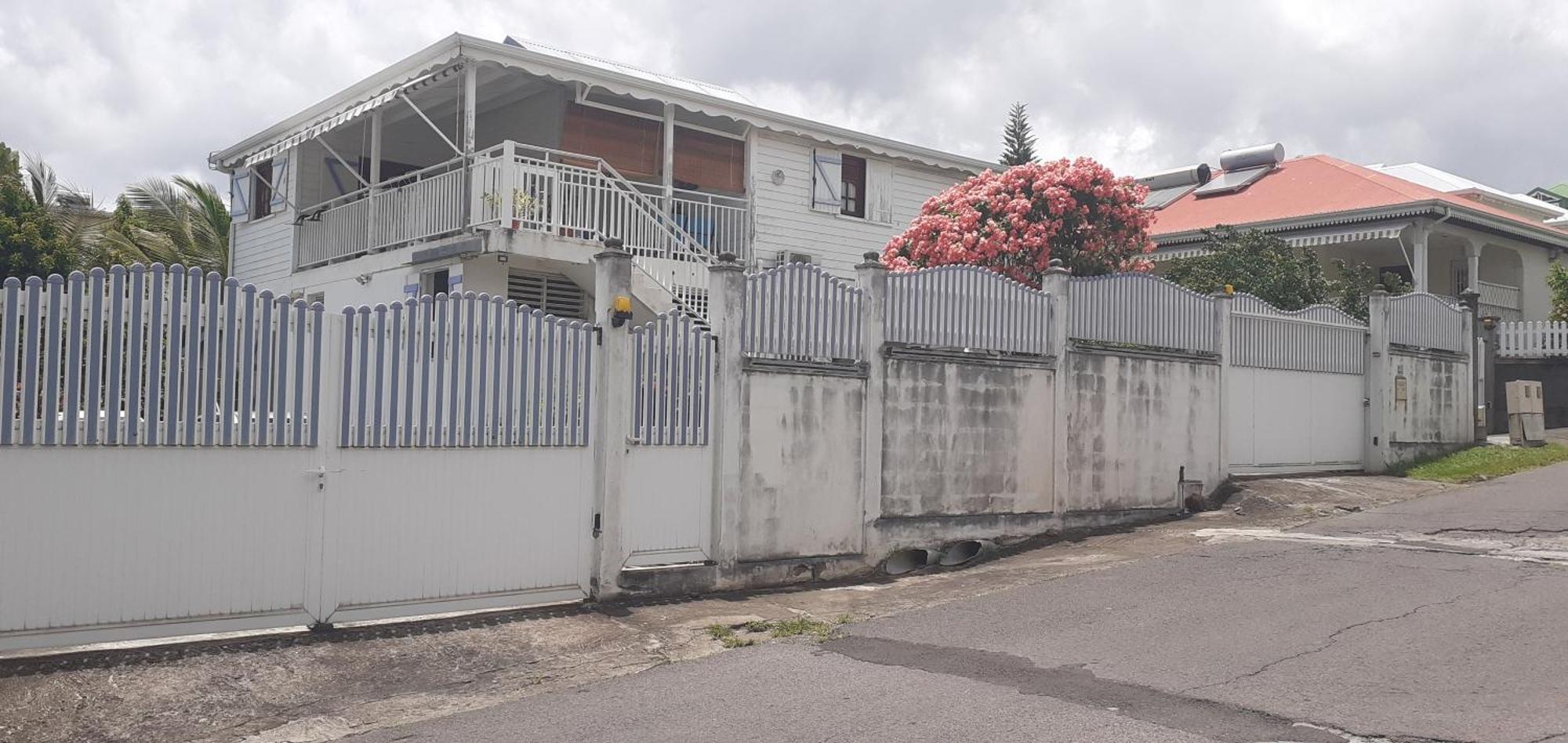 Le P'Tit Nid Cocodydy Apartment Baillif Bagian luar foto